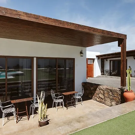 Hotelito Rural Flor De Timanfaya Landsted *