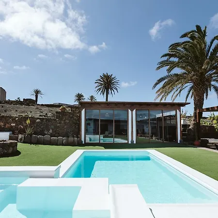 Hotelito Rural Flor De Timanfaya Тинахо