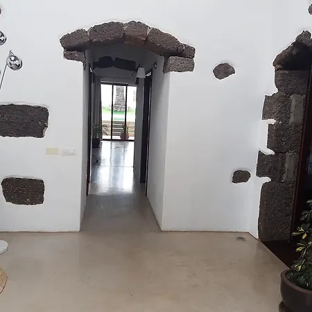 Hotelito Rural Flor De Timanfaya Тинахо