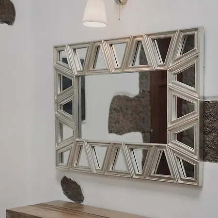 Hotelito Rural Flor De Timanfaya * تيناجون