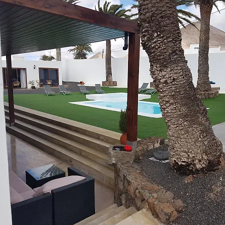 Hotelito Rural Flor De Timanfaya Тинахо