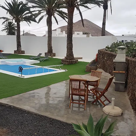 Hotelito Rural Flor De Timanfaya * Тинахо