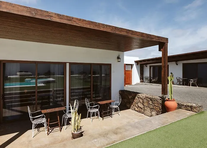 Hotelito Rural Flor De Timanfaya Casa de Campo *