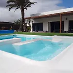 منزل ريفي Hotelito Rural Flor De Timanfaya تيناجون