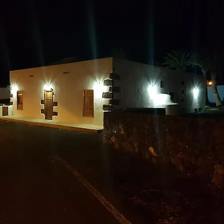 منزل ريفي Hotelito Rural Flor De Timanfaya *