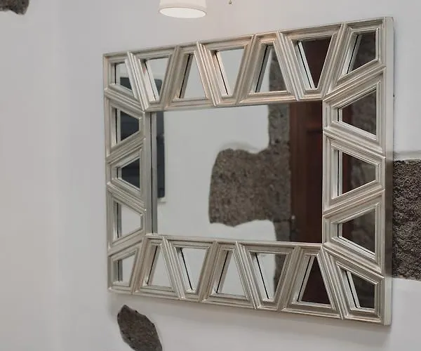 Hotelito Rural Flor De Timanfaya * Tinajo