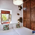 Hotelito Rural Flor De Timanfaya Kır Evi