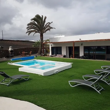 Hotelito Rural Flor De Timanfaya Landsted Tinajo